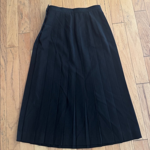 Talbots | Midi Wool Pleated Black Skirt | side buttons | Size 10 - Picture 4 of 4